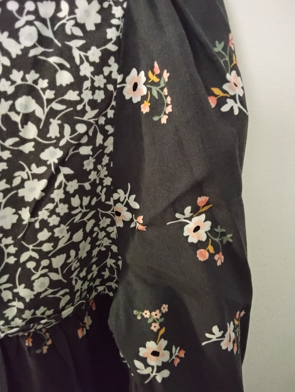 Matilda Jane Floral Tie-Front Long-Sleeve Women’s Top - Charcoal Size Medium - Picture 3 of 5
